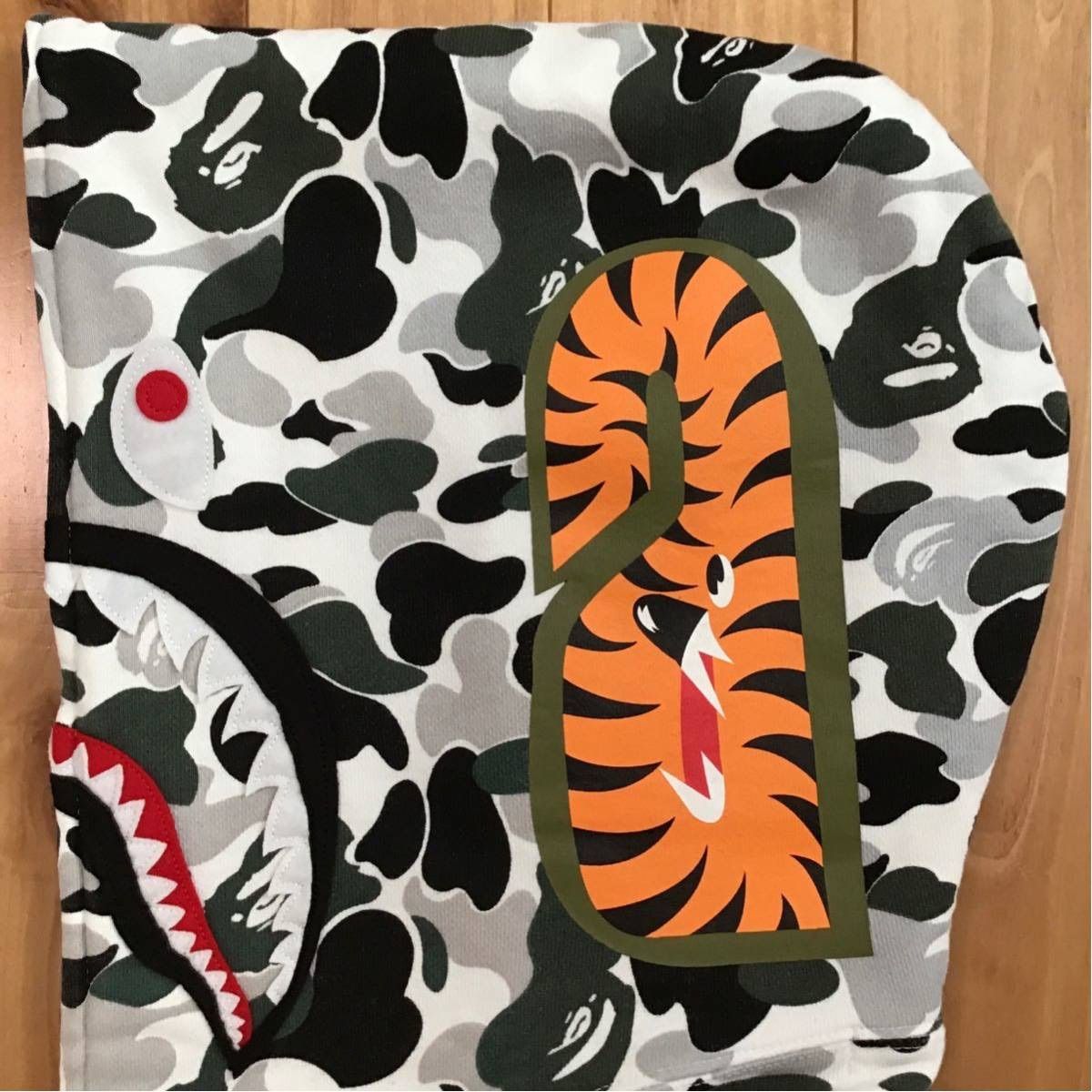 BAPE 京都限定 カラーカモ シャークパーカー - メルカリ