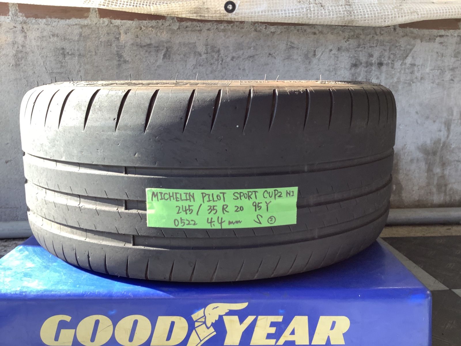 245/35R20 ミシュランパイロットスポーツcup2　　2本 ミシュラン 245/35R20 パイロット スポーツ カップ 2 245/35ZR20
