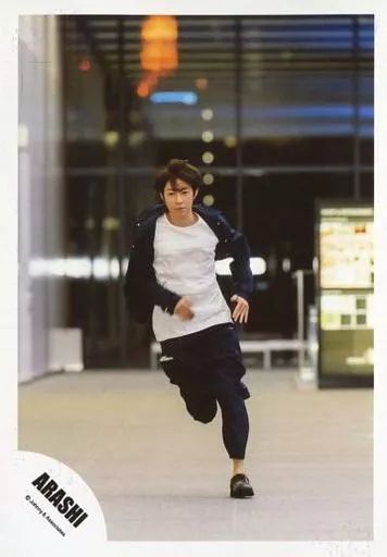 中古】生写真(ジャニーズ) 嵐/相葉雅紀/全身・衣装黒・インナー白