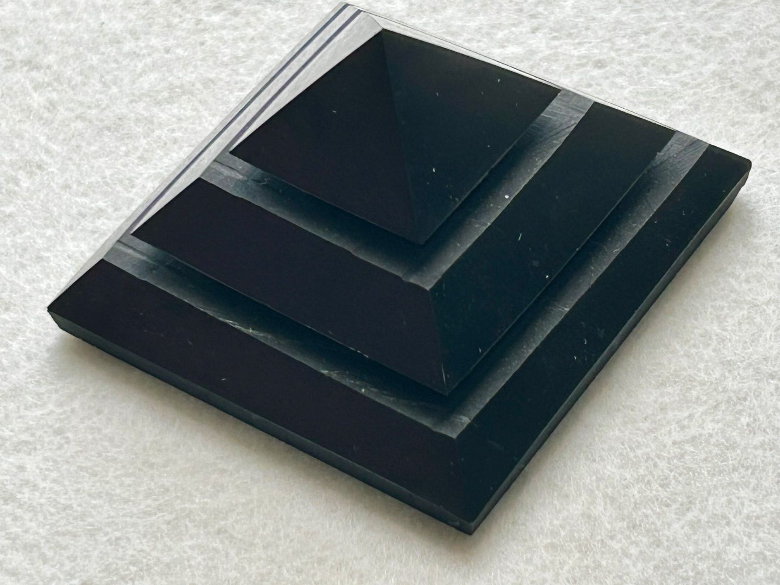 電磁波対策 免疫力アップ シュンガイト サッカラピラミッド 階段ピラミッド