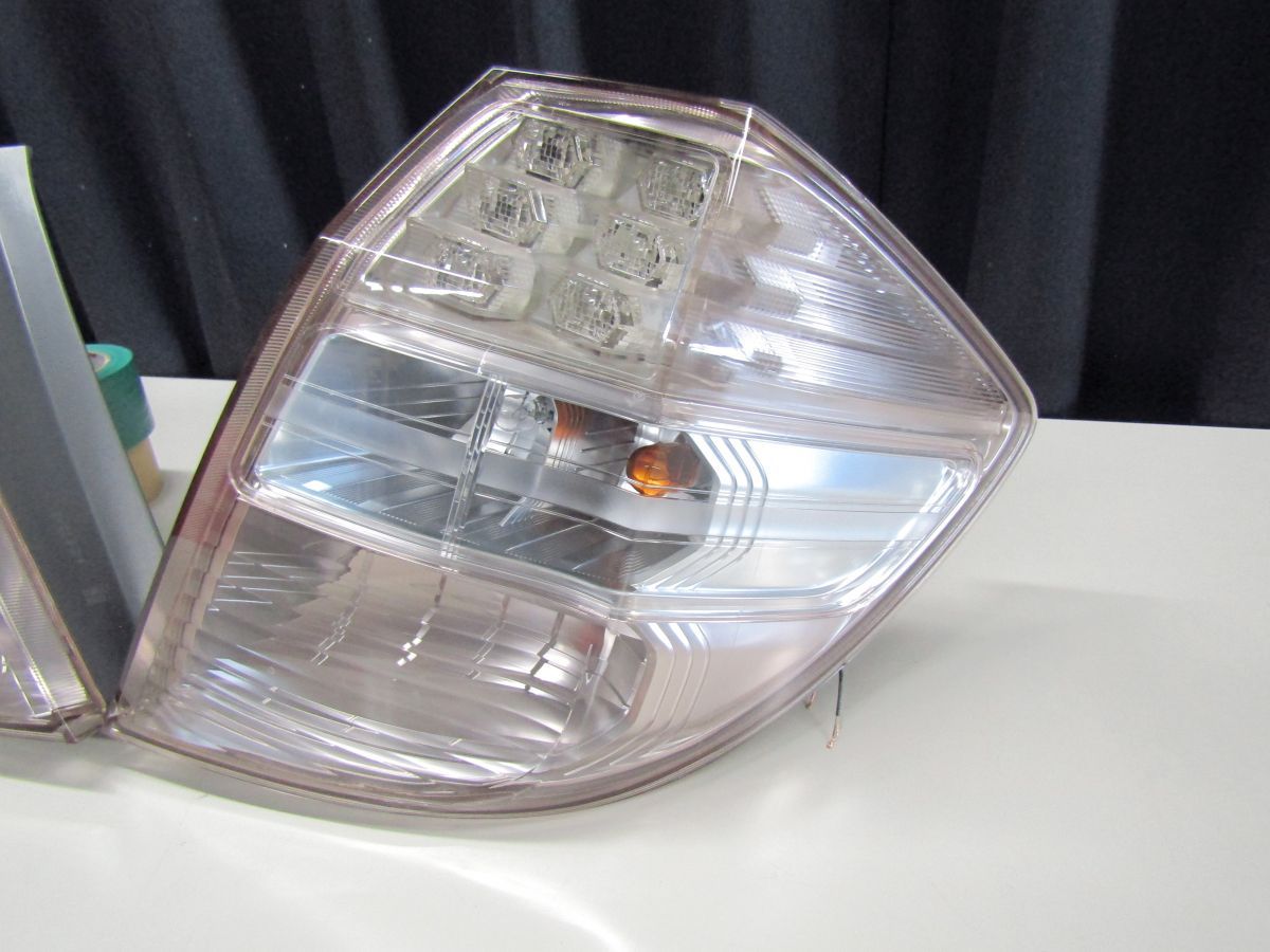 ホンダGE8フィットRS後期 純正 左右 テールランプ GE6 GE7 GE9 ホンダ GE8 フィットRS 後期 純正 左右 テールランプ GE6 GE7