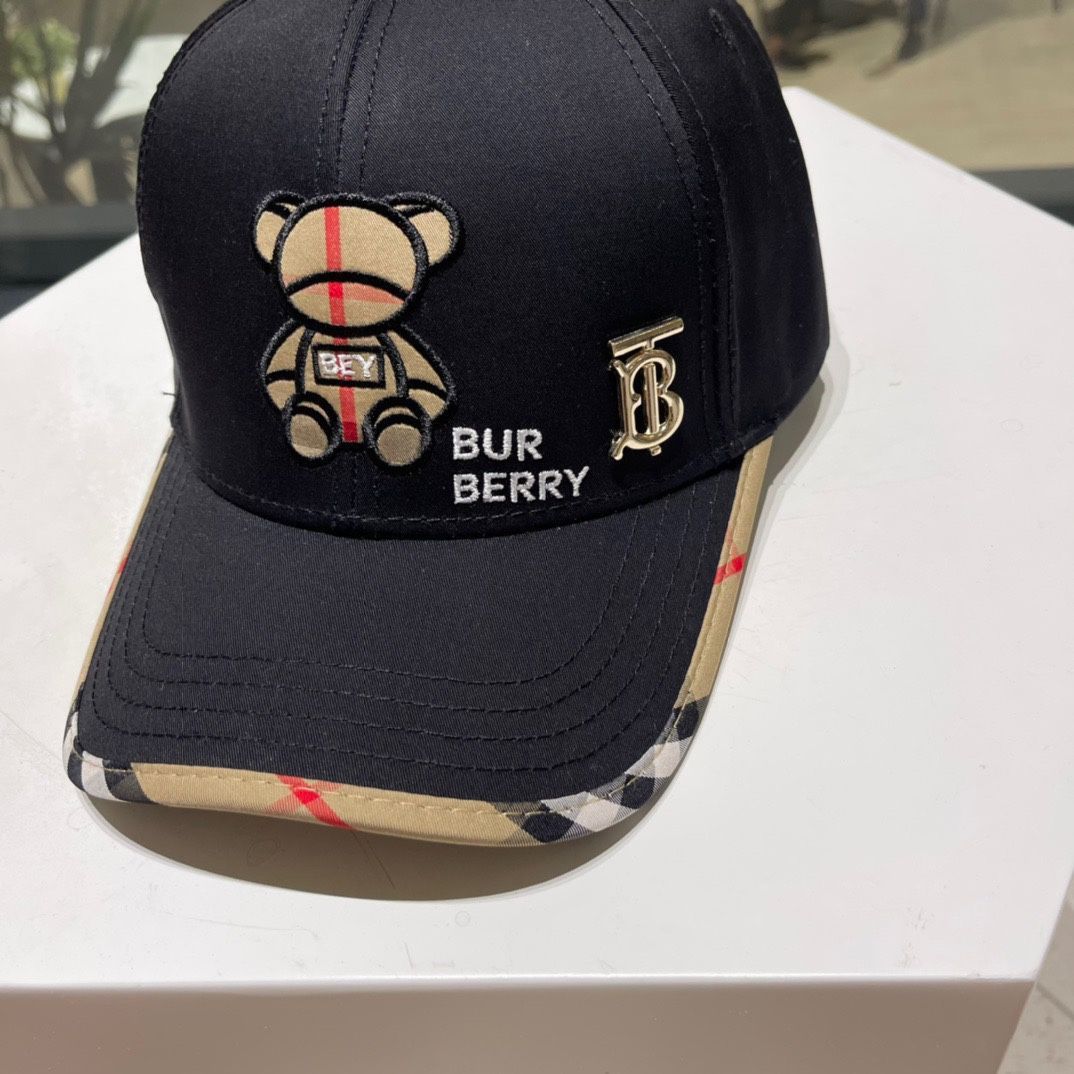 BURBERRY ベースボールキャップ Mサイズ 現行タグ 未使用級 BURBERRY ベースボールキャップ サイズM 希少