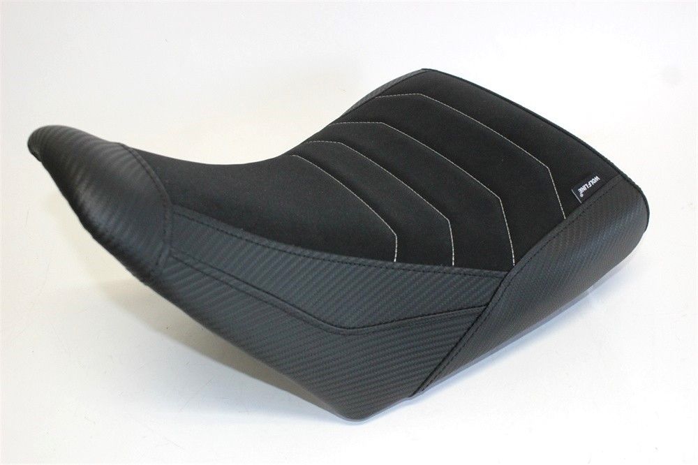 Vストローム1050 v-strom1050 vstrom1050 2020 以降 フロント&リアシート カスタム 本体あり 黒Xカーボン調