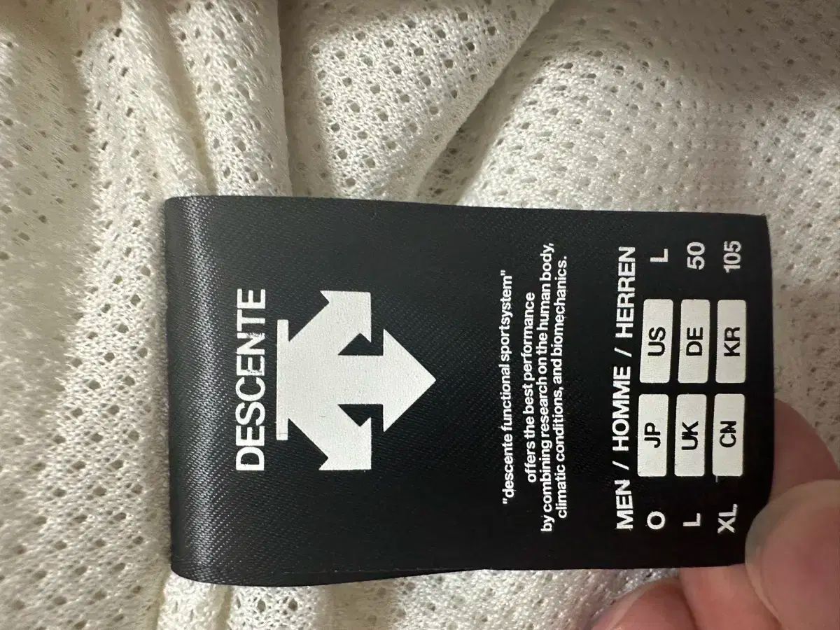 DESCENTE デサント
