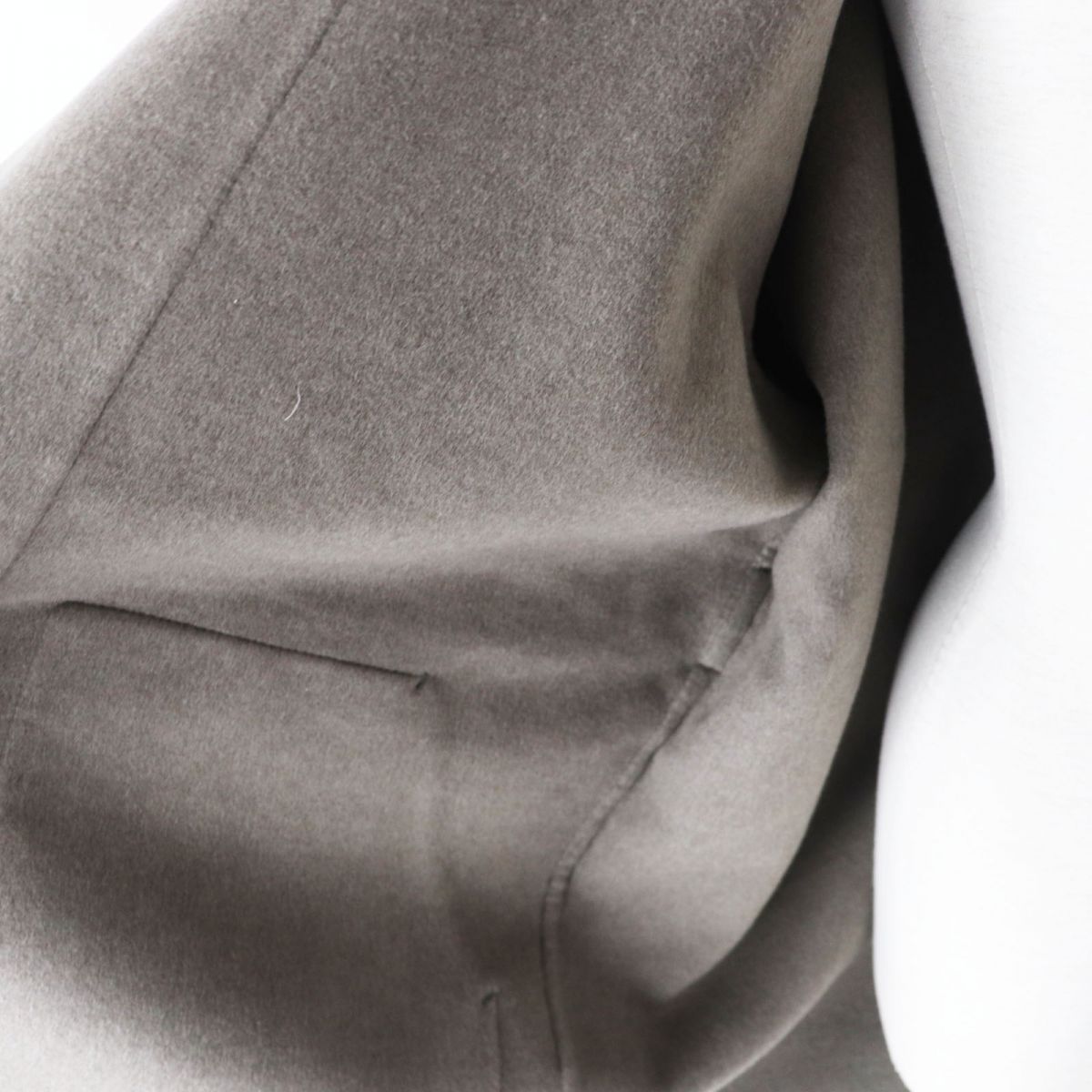 ベビーカシミヤ100％ ベルト付き ダブルフェイス ノーカラー 比翼コート 灰