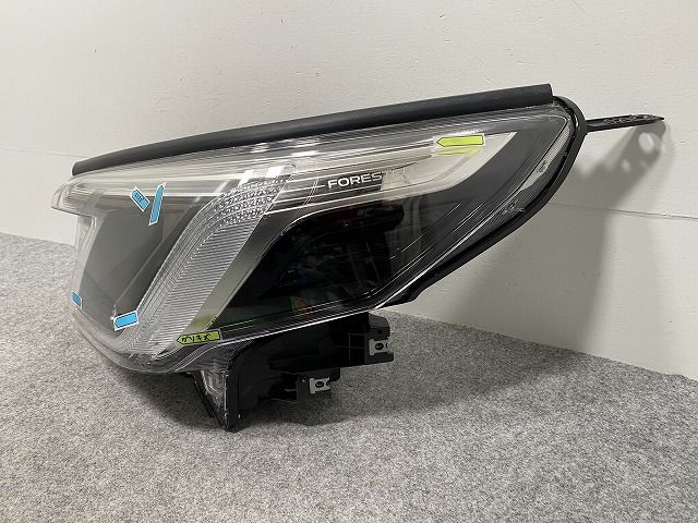 フォレスター SK5/SKE 純正 左 ヘッドライト/ランプ LED KOITO 100