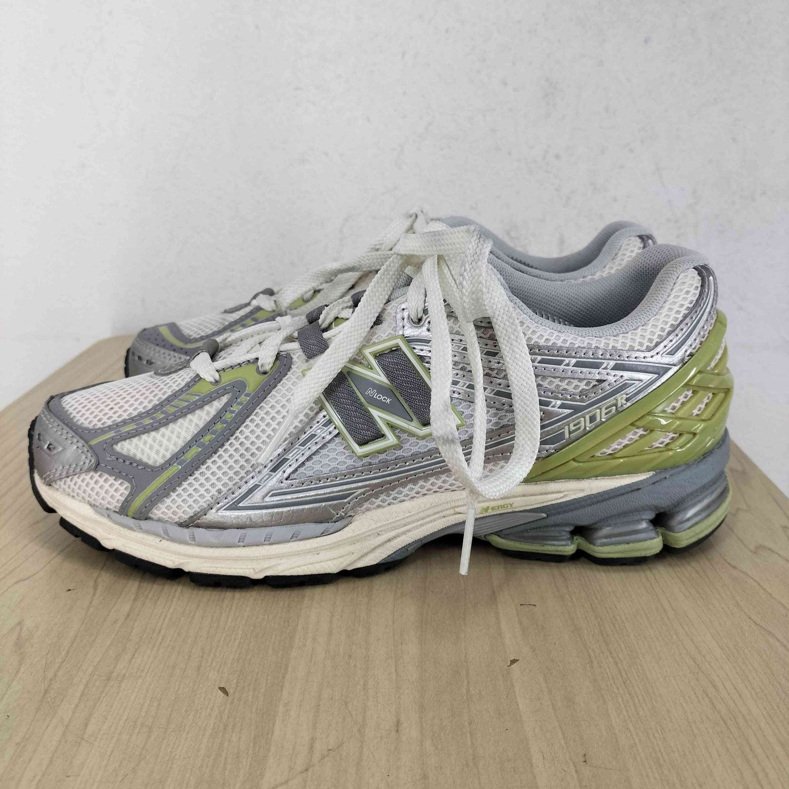 ニューバランス NEW BALANCE M1906R メッシュローカットスニーカー