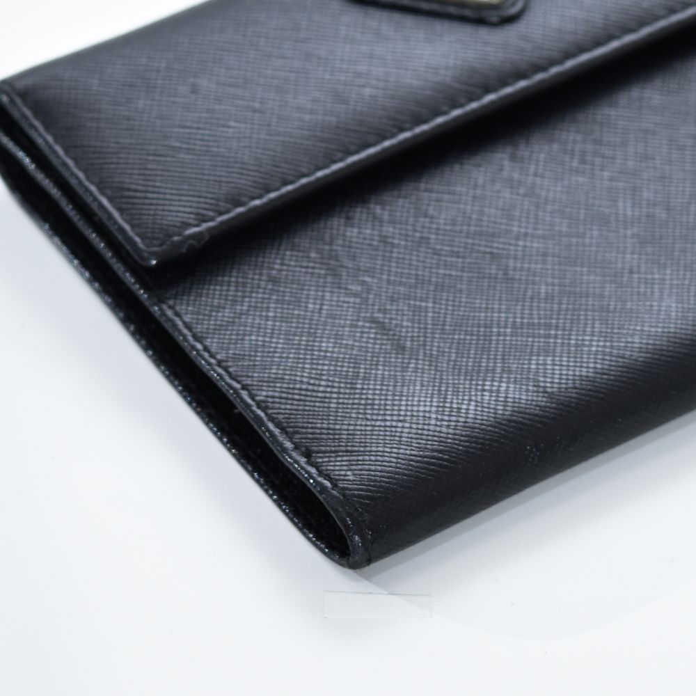 中古USED PRADA 財布 3つ折り サフィアーノ ブラック ロゴ 29755