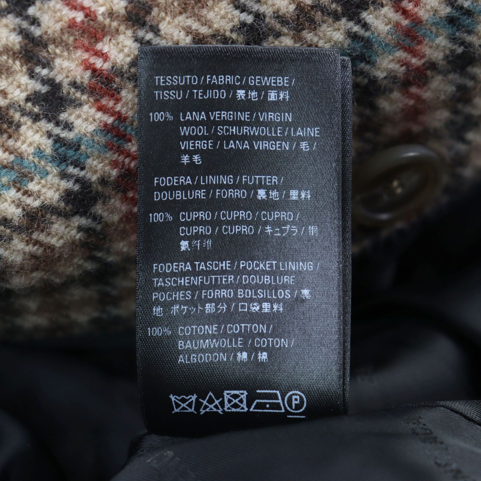 ロゴボタン 裏地ロゴ総柄