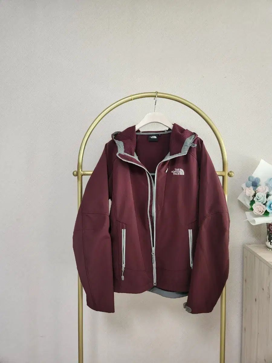 THE NORTH FACE ザノースフェイス レディース ソフトシェル ジャケット バーガンディ