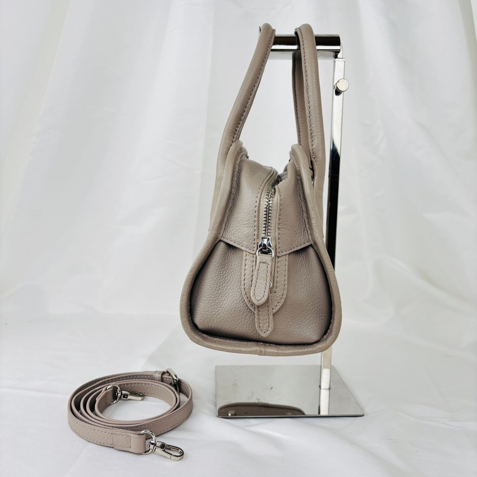 柔らかな品とナチュラル感✨】 Whim Gazette ミニボストンバッグ Hoaw  