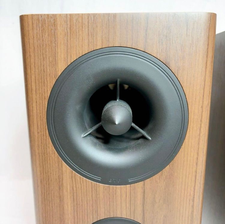 ブックシェルフスピーカー