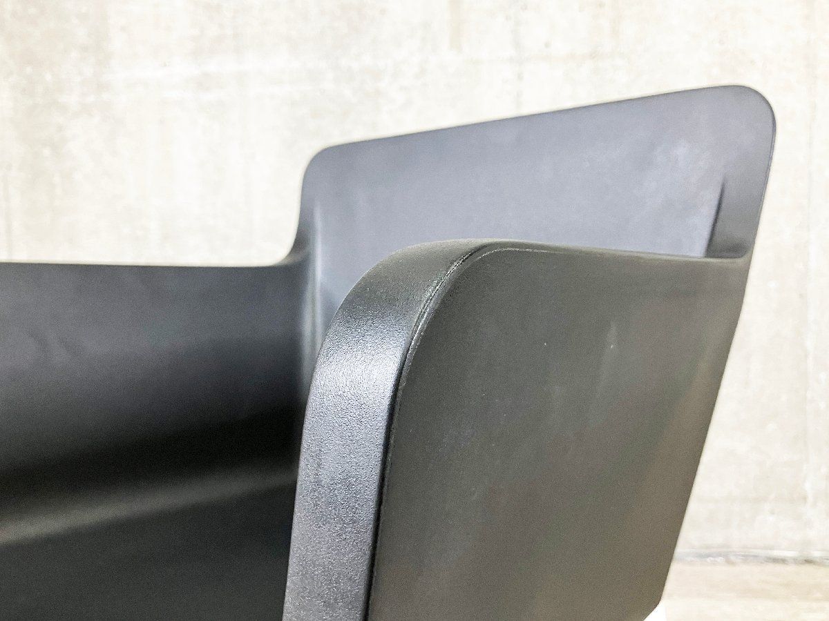 SINTESI シンテシ Half Half Armchair ハーフハーフ アームチェア SamSarra MARWIL-DEMENAGEMENTS_CH