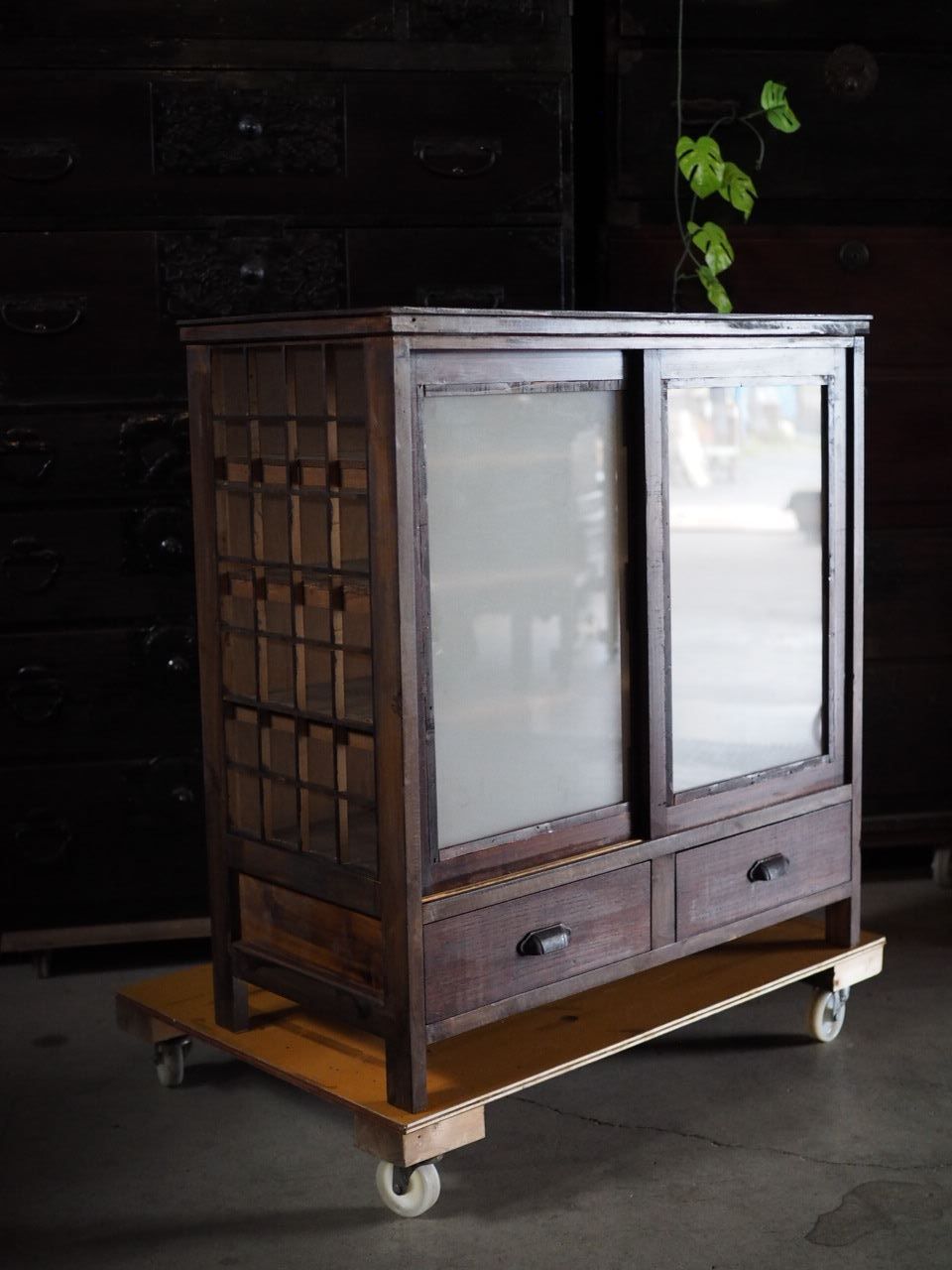 アンティーク脚付キャビネット 食器棚 昭和初期 古録展 品番S10802