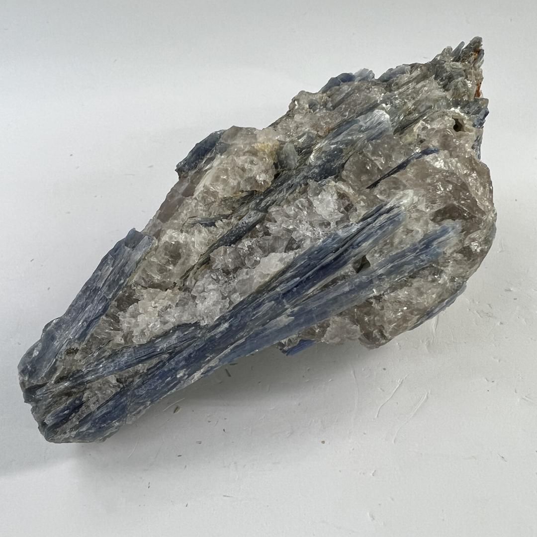 E21141】 藍晶石 カイヤナイト 原石 ブラジル Kyanite 天然石 鉱物