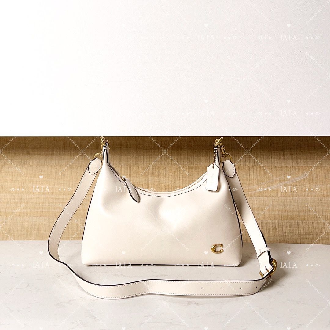 新品】COACH コーチCR981ジュリエット 脇下バッグ ホワイト - メルカリ 