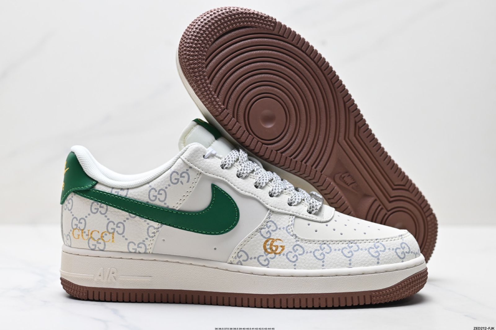 ナイキ NIKE 2015年日伯友好カップの開催記念品　抽選1名様当選品 NIKE AIR FORCE 1'07 LV8. The original last and cardboard are
