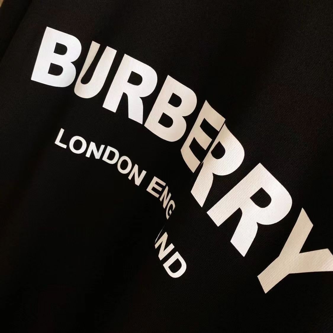 Burberry バーバリー　スウェット　長袖　Tシャツ　ファッション　大人気　新作　秋冬　男女兼用