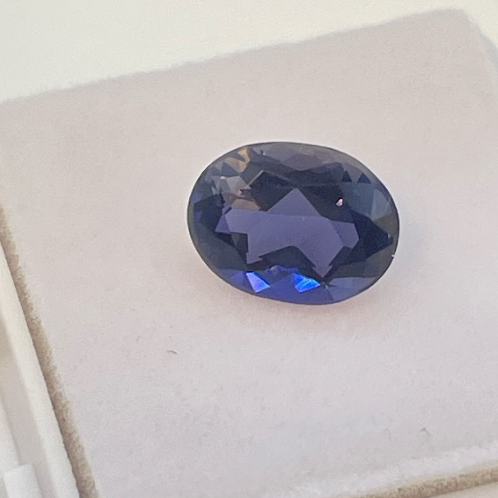 天然石　アイオライト　1.63ct ウォーターサファイヤ　コーディエライト