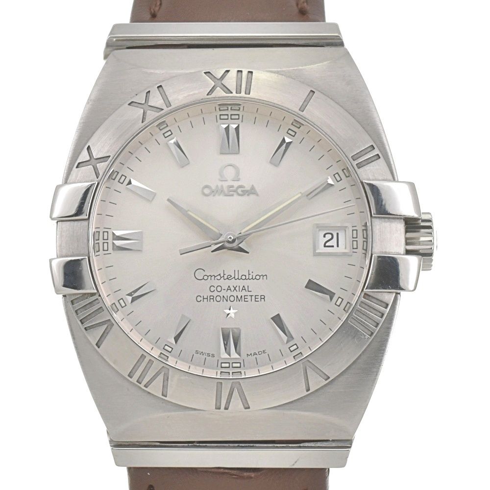 陶芸家　黒部駒子作　染付　椿文　楕円鉢　共箱　V　R9347 陶芸家 黒部駒子作 染付 椿文 楕円鉢 共箱 V R9347 - メルカリ