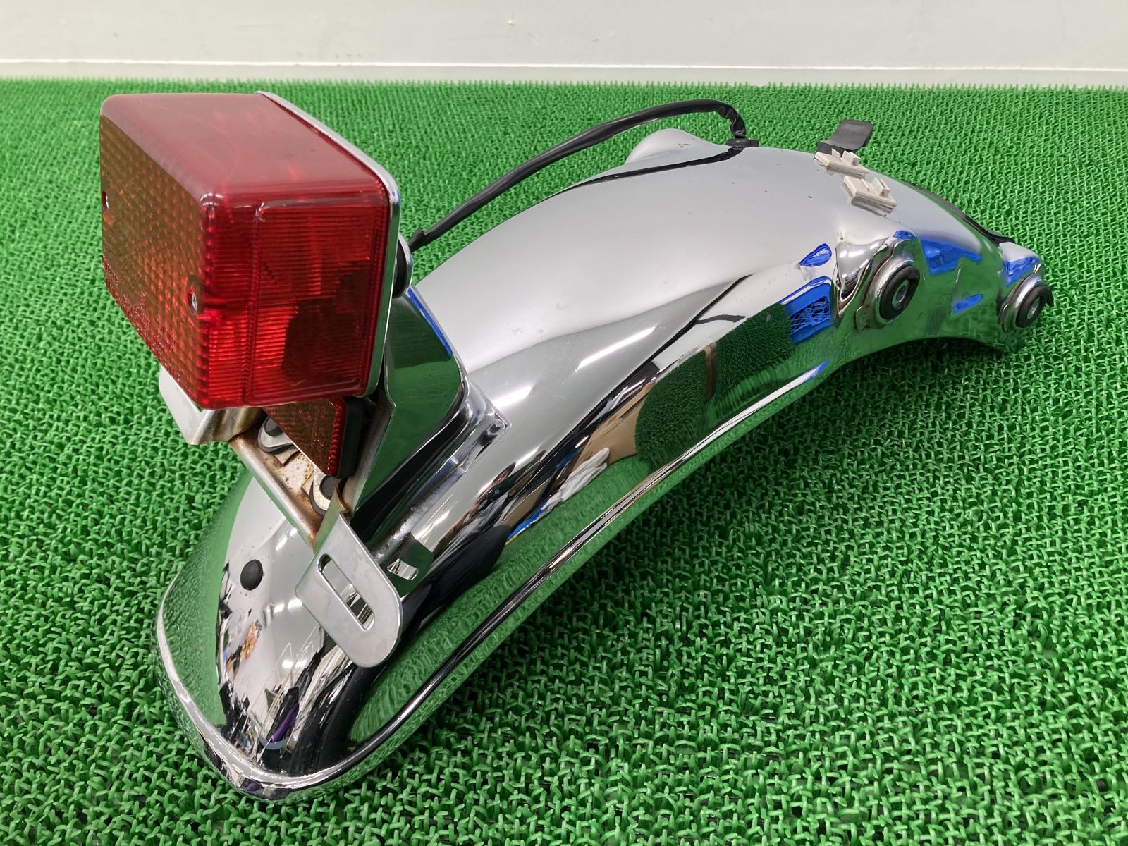 sr400純正リアフェンダー sr400 純正リアフェンダー xs1 テールランプ