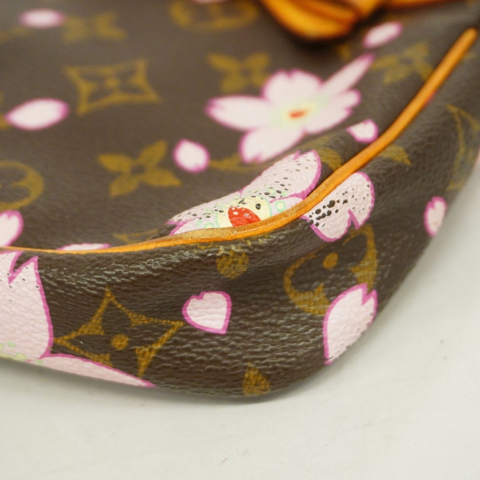 Vuitton ルイ
