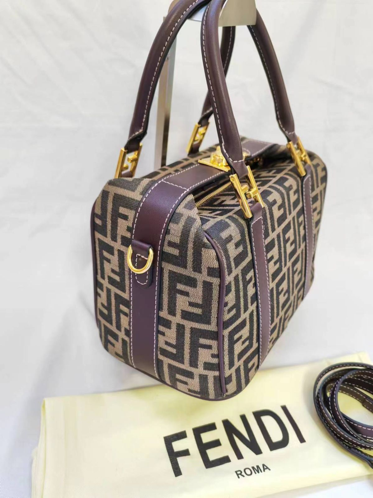 美品 FENDI フェンディ ズッカ バニティバッグ ハンドバッグ FF
