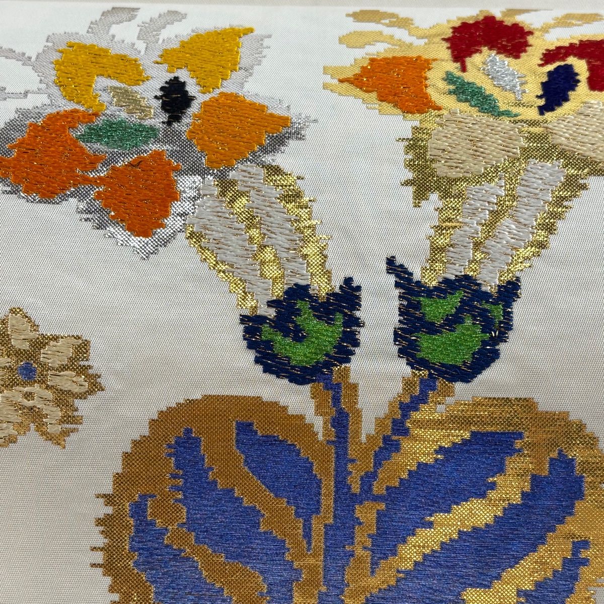 袋帯 龍村平蔵 落款 モールー房文 草花 箔 クリーム お太鼓柄 正絹