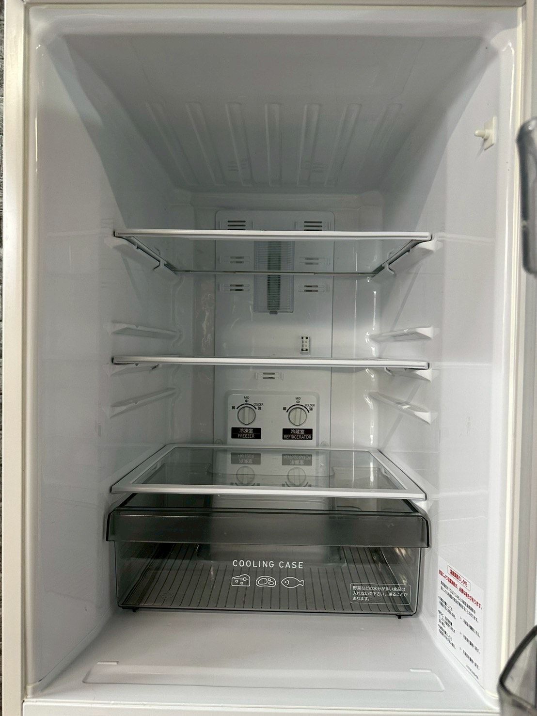 大阪送料無料★3か月保障付き★冷蔵庫★2021年★MR-P15F-W★R-865 大阪送料無料☆3か月保障付き☆冷蔵庫☆ミツビシ☆2ドア☆2021年☆MR
