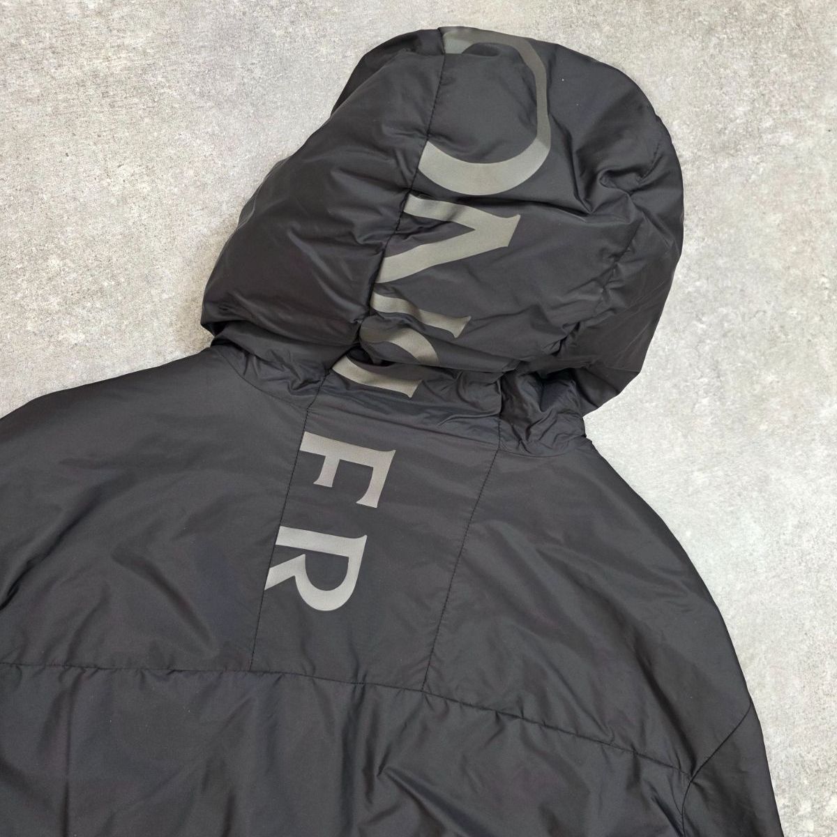 ☆23年製 MONCLER (モンクレール) DOUBS ダブルス 薄手 ライト ダウン 