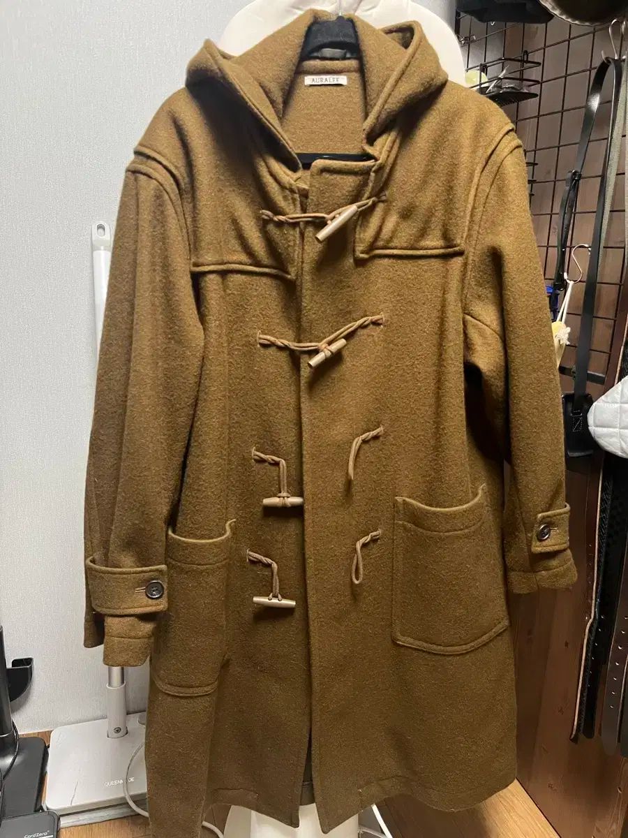 オーラリー ウール シルク ダッフルコート 4 サイズ ライトブラウン AURALEE WOOL SILK MELTON DUFFLE COAT (Mens) |