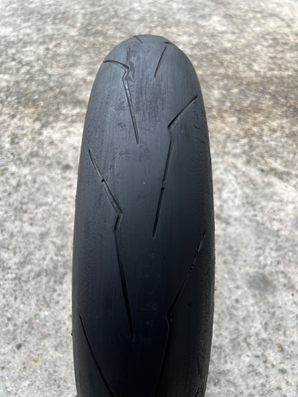 ピレリ スーパーコルサV3 SC1 120/70ZR17 22年 バリ溝 ピレリディアブロスーパーコルサ V3 SC-1 F)120-70 ZR17 R)200