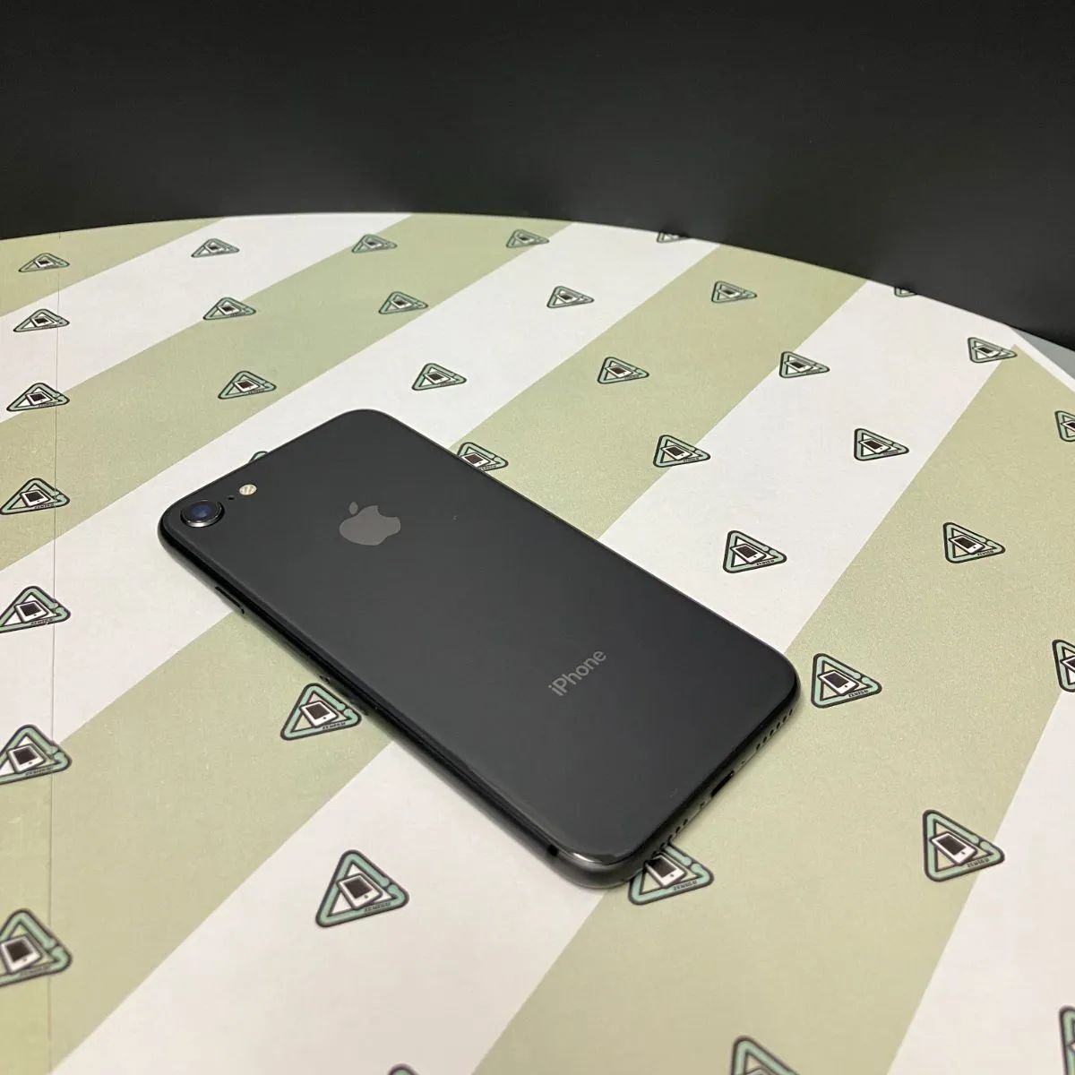【メルカリ便】iPhone8 64GB スペースグレイ SIMフリー 本体のみ iPhone8 スペースグレイ 64GB SIMフリー 本体 - メルカリ