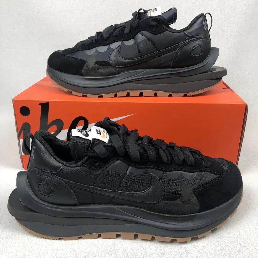 ❤️最終値下❤️げ新品 未使用Sacai x Nike VaporWaffle black and gum - メルカリ