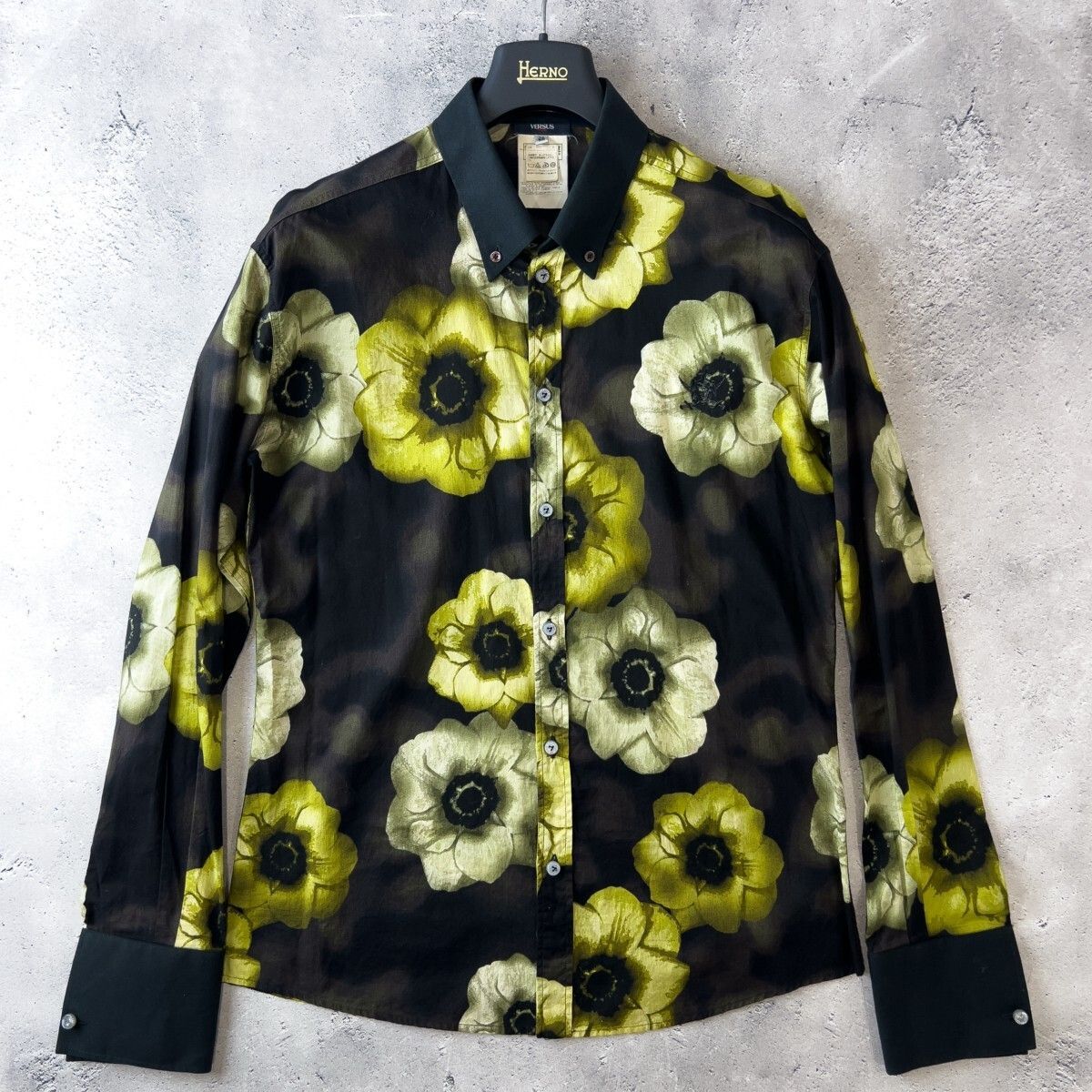 新品 VERSUS VERSACE フラワーパターンジャガードシャツ イタリア製 イタリア製 VERSUS VERSACE 長袖 シャツ メンズ 50 花柄 新品 VERSUS