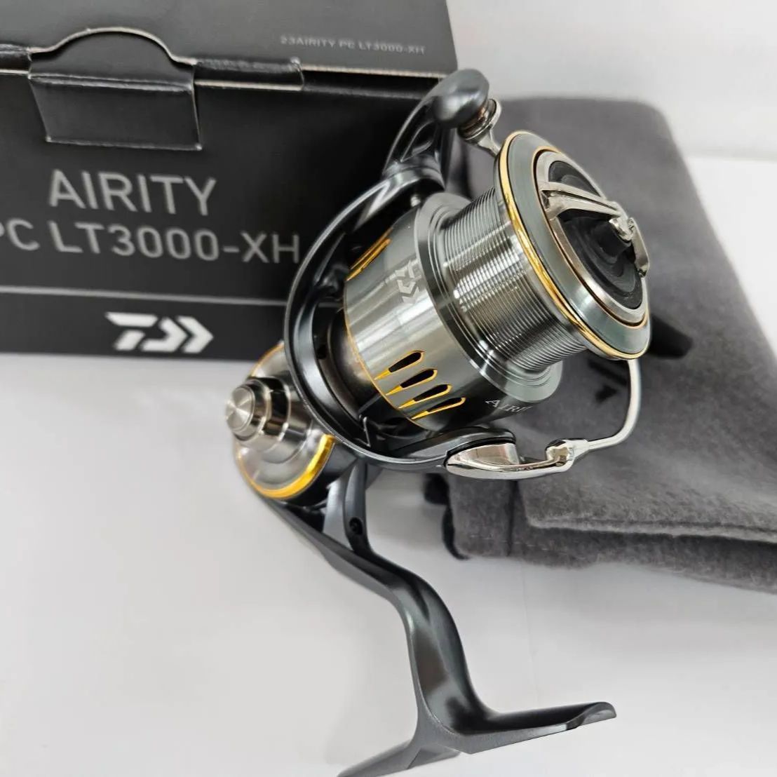 【中古品極美品】ダイワ　23エアリティ　PC LT3000-XH 中古品極美品】ダイワ23エアリティPC LT3000-XH