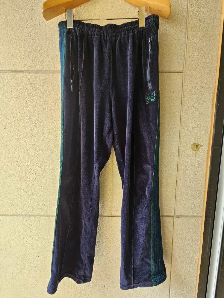 m NEEDLES ニードルズ ベルーア トラックパンツ