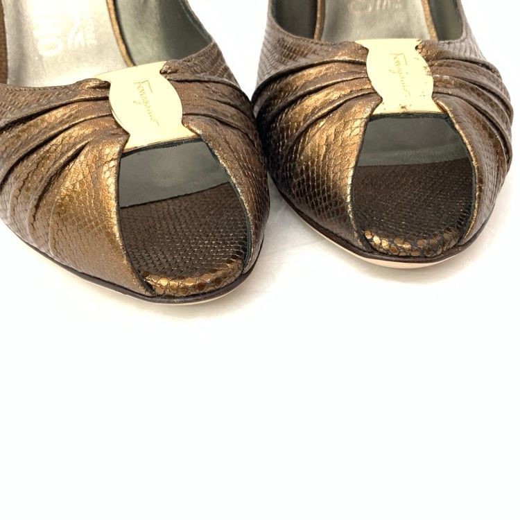 Salvatore Ferragamo フェラガモ パンプス 8C - メルカリ