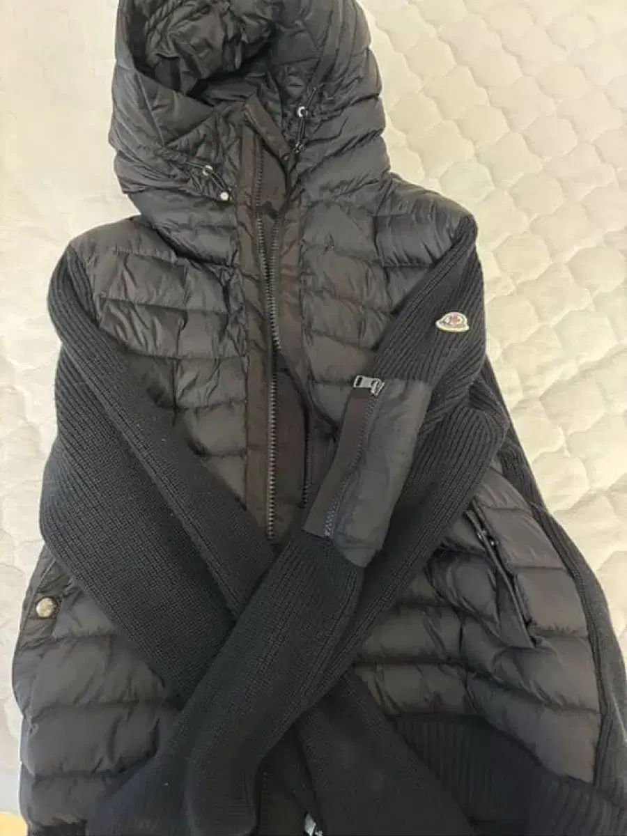 MONCLER モンクレール ダウンジャケット ウール フード 黒 24 年 m