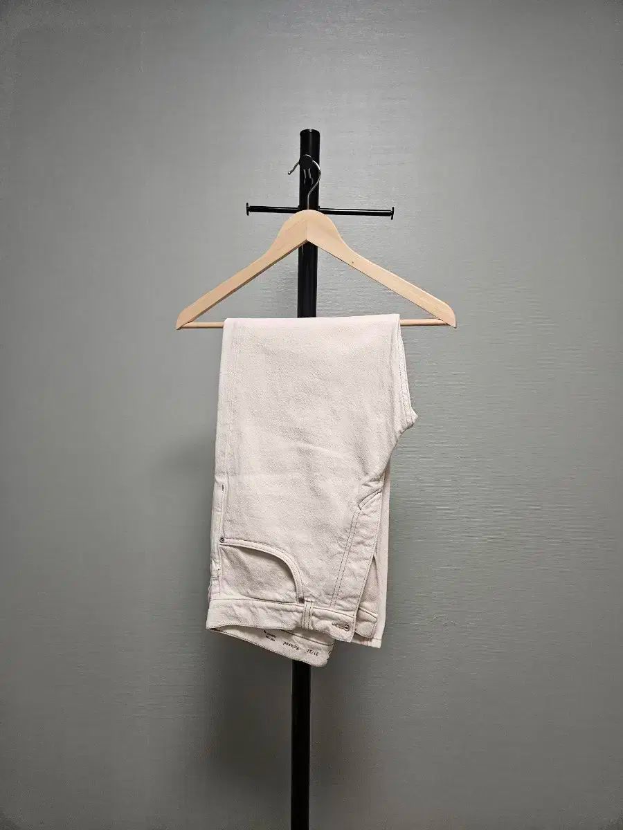 COS リラックスドフィット デニム パンツ