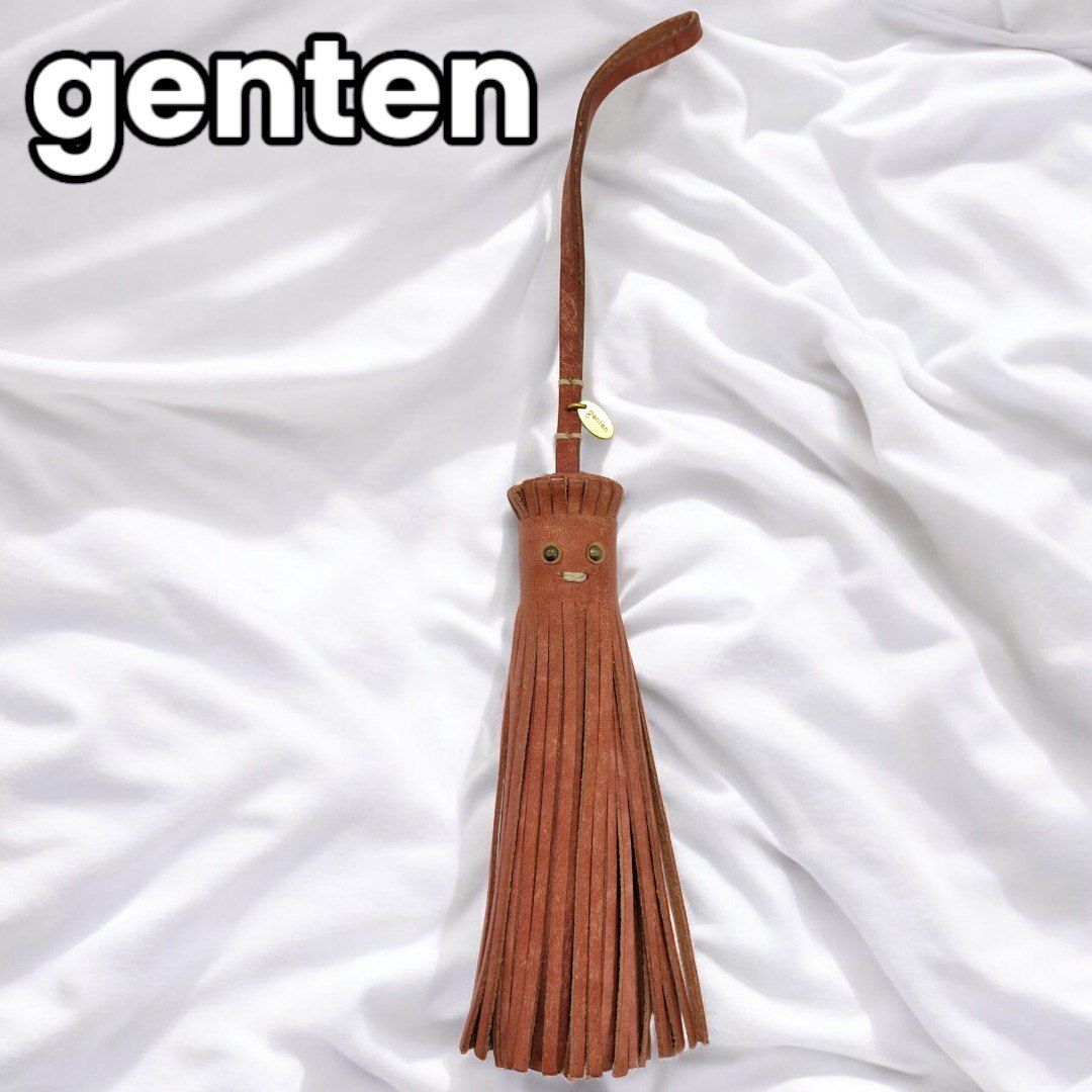 【存在感抜群✨遊び心満載】　genten　ミネラーレ チャーム タッセル ユニーク レザー 革小物 本革チャーム バッグチャーム ニュアンシー　インディピンク　赤