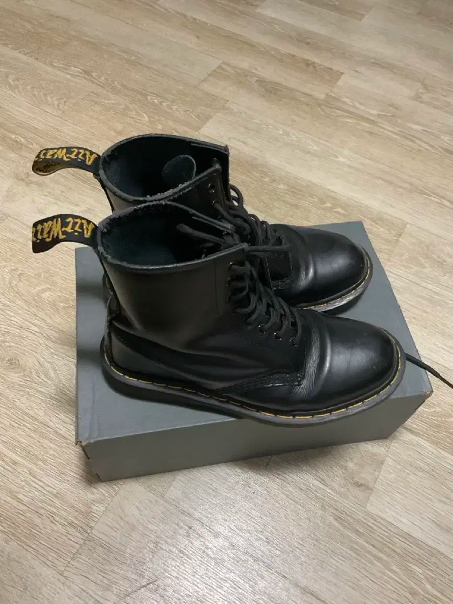 DR. MARTENS(ドクターマーチン) 1460 8 笏 ブーツ 黒 265