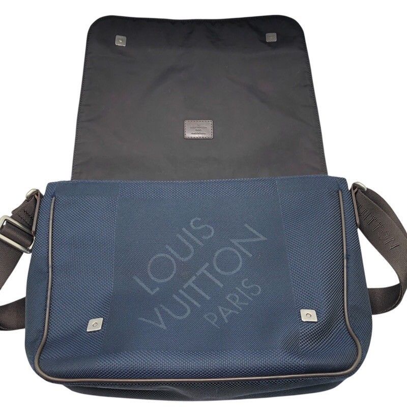VUITTON