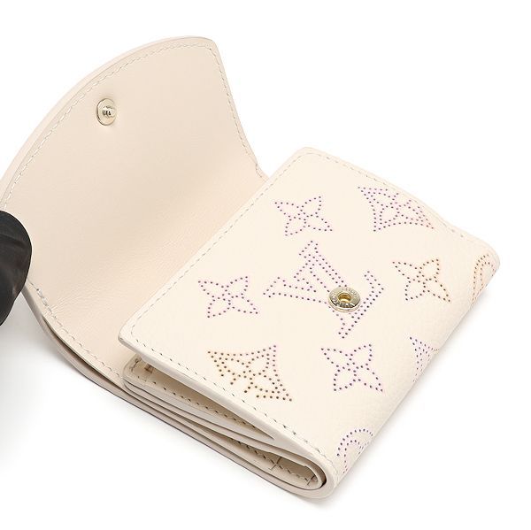 ルイヴィトン 三つ折り財布 エリーズ モノグラムヴェルニ アマラント W