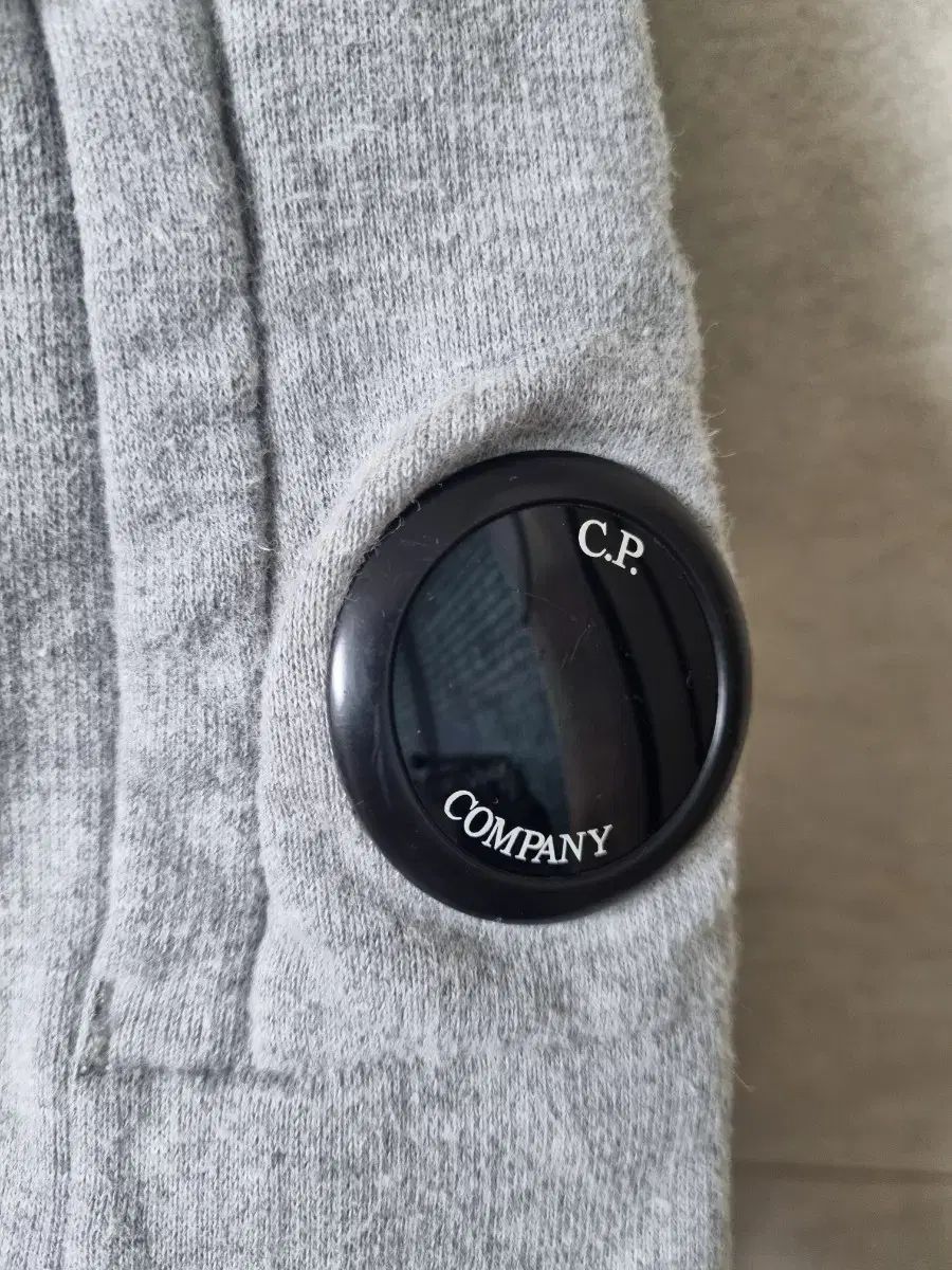 正規品 CP カンパニー キッズ ロゴ パッチ スウェットシャツ ゴーグル