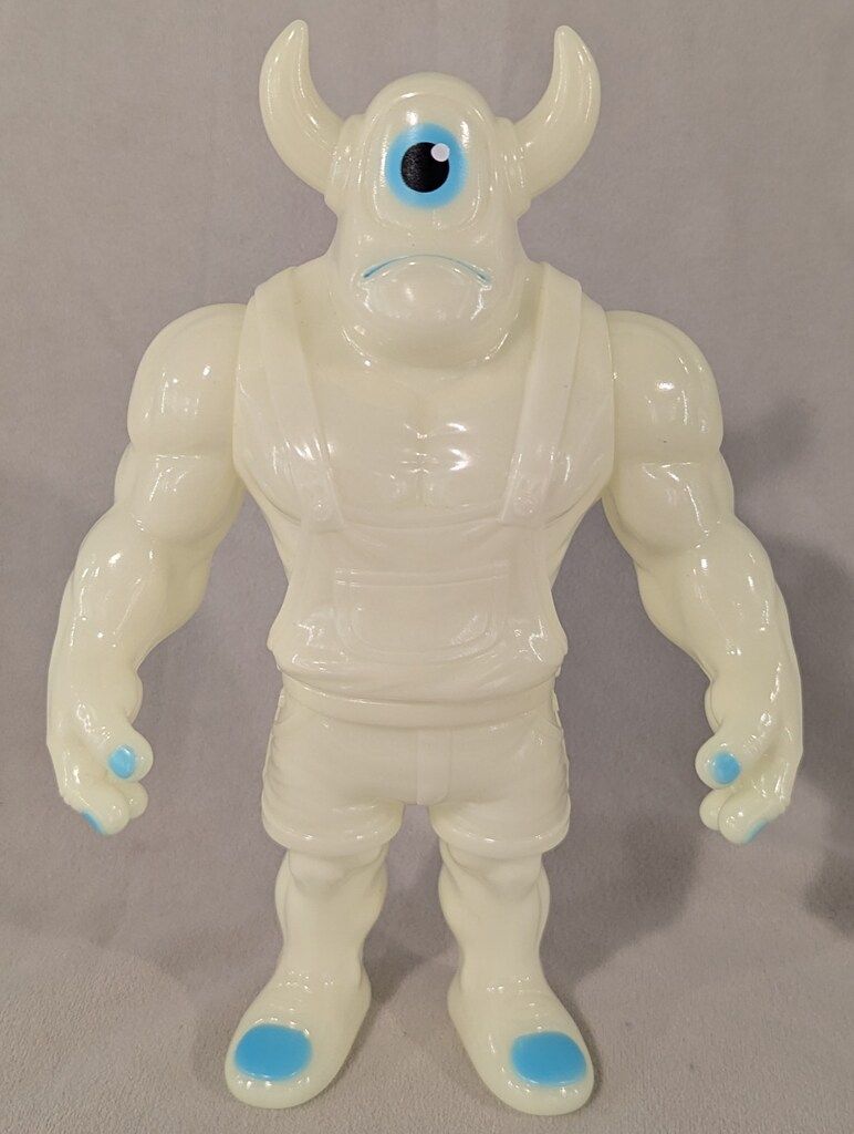 ONZI ニール 蓄光成型/水色成型