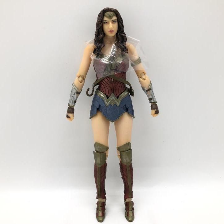 中古】開封・色移りあり） MAFEX ワンダーウーマン[24
