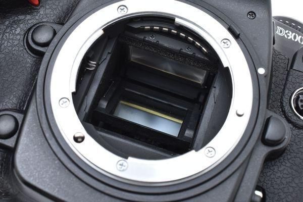 極美品｜ Nikon D300 ｜ショット32.563枚 | 元箱付属｜M069 極美品｜ Nikon D300 ｜ショット32.563枚 | 元箱付属｜M069