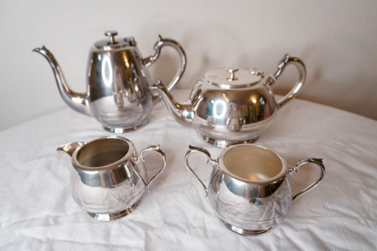 イギリス製 シルバープレート ティー&コーヒー4点セット Walker&hall イギリス製 シルバープレート ティー&コーヒー4点セット Walker&hall