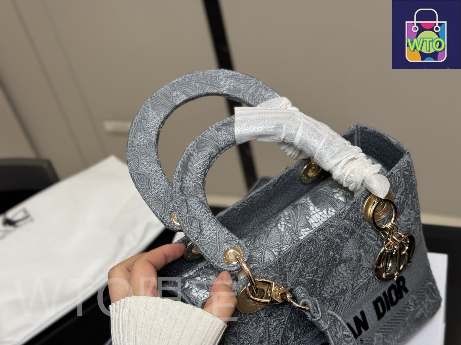 今日特価】Dior Embroidered Lady Dior Bag・ディオール 刺繍